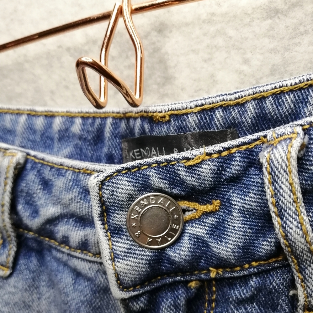 Kendall & Kylie Distressed Jean Shorts - Picture 4 of 7